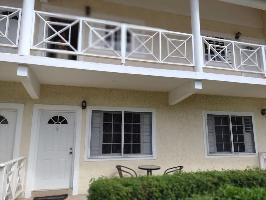 Club Caribbean Apartments รันอเวย์เบย์ ภายนอก รูปภาพ