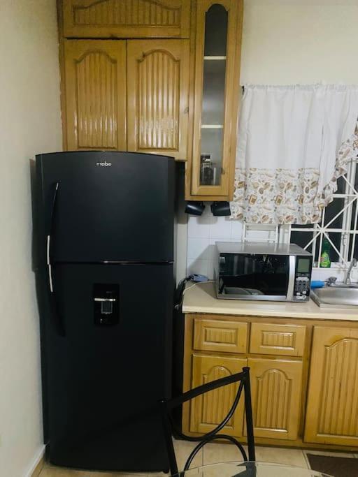 Club Caribbean Apartments รันอเวย์เบย์ ภายนอก รูปภาพ