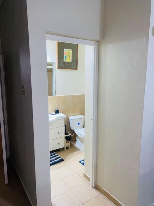 Club Caribbean Apartments รันอเวย์เบย์ ภายนอก รูปภาพ